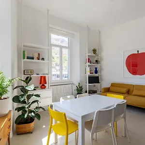 https://cosy-chic-room-with-private-bathroom-como-center.it-lombardy.com